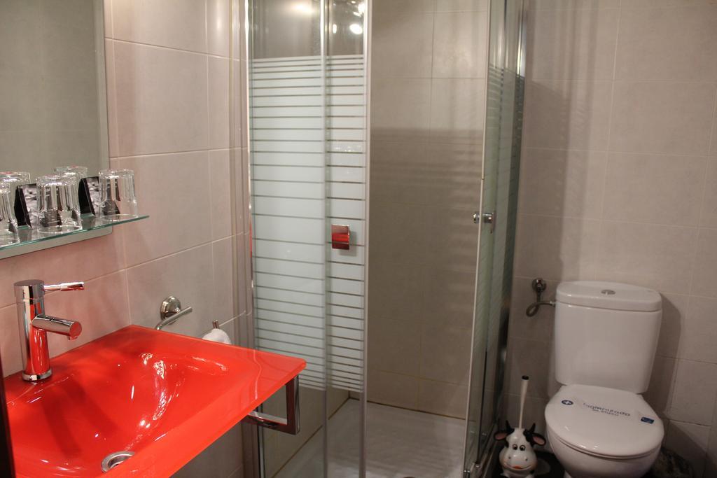 Hostal Nuevas Naciones Гранада Номер фото