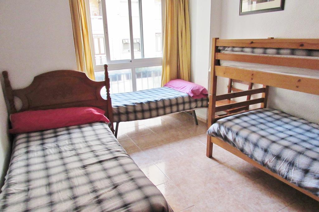 Hostal Nuevas Naciones Гранада Экстерьер фото