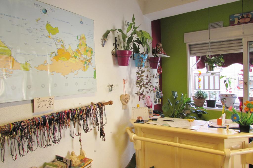 Hostal Nuevas Naciones Гранада Экстерьер фото