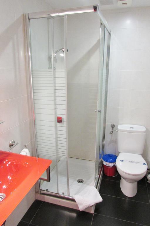 Hostal Nuevas Naciones Гранада Экстерьер фото