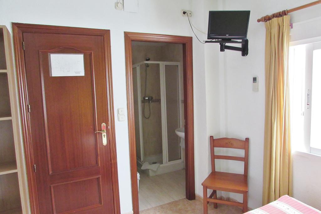 Hostal Nuevas Naciones Гранада Экстерьер фото