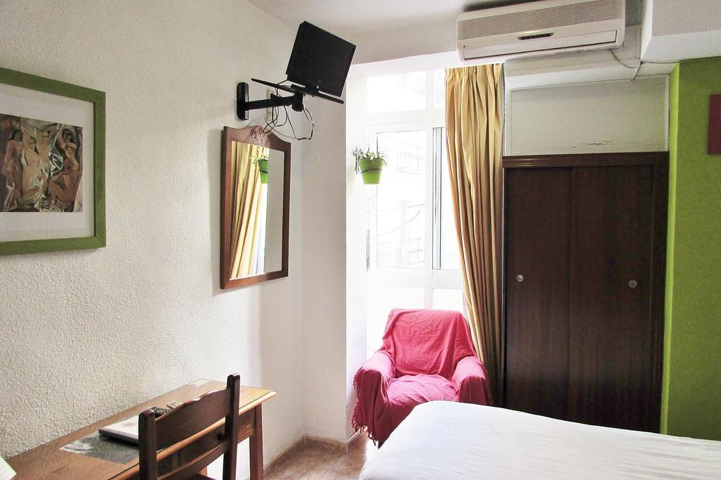 Hostal Nuevas Naciones Гранада Экстерьер фото