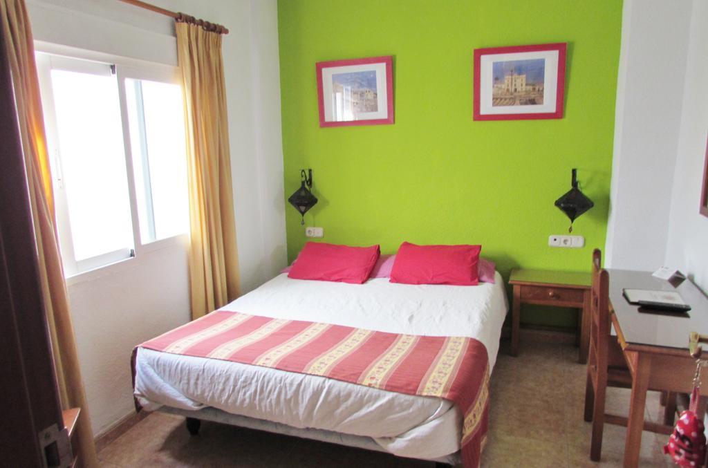 Hostal Nuevas Naciones Гранада Экстерьер фото